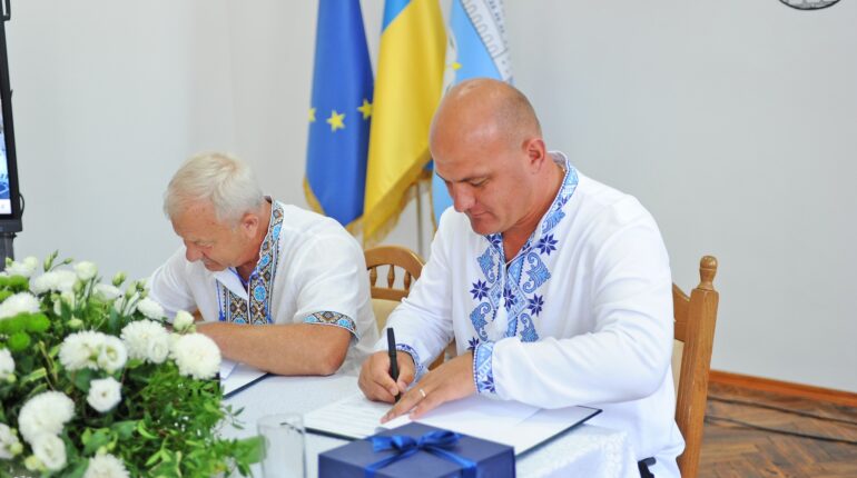 угоду про партнерство