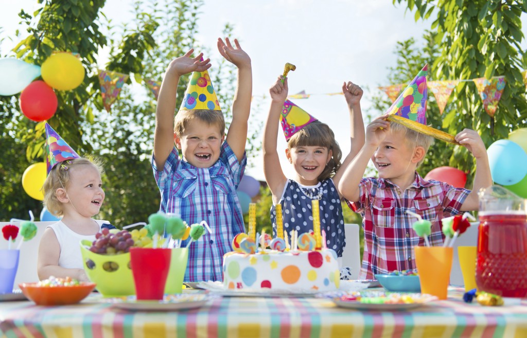 Birthday-Party-at-a-Theme-Park.jpg