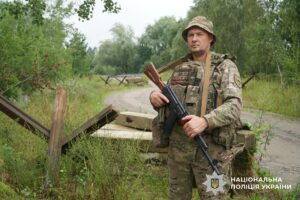 Поліцейський Степан Напора боронить країну від ворога