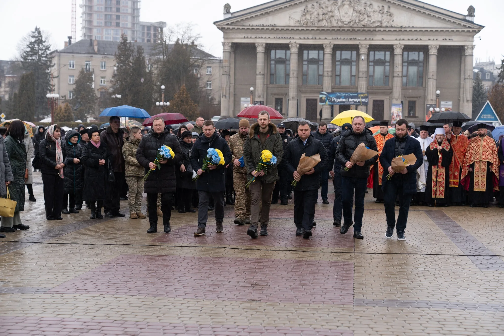 У четверті роковини війни вшанували пам'ять полеглих Героїв