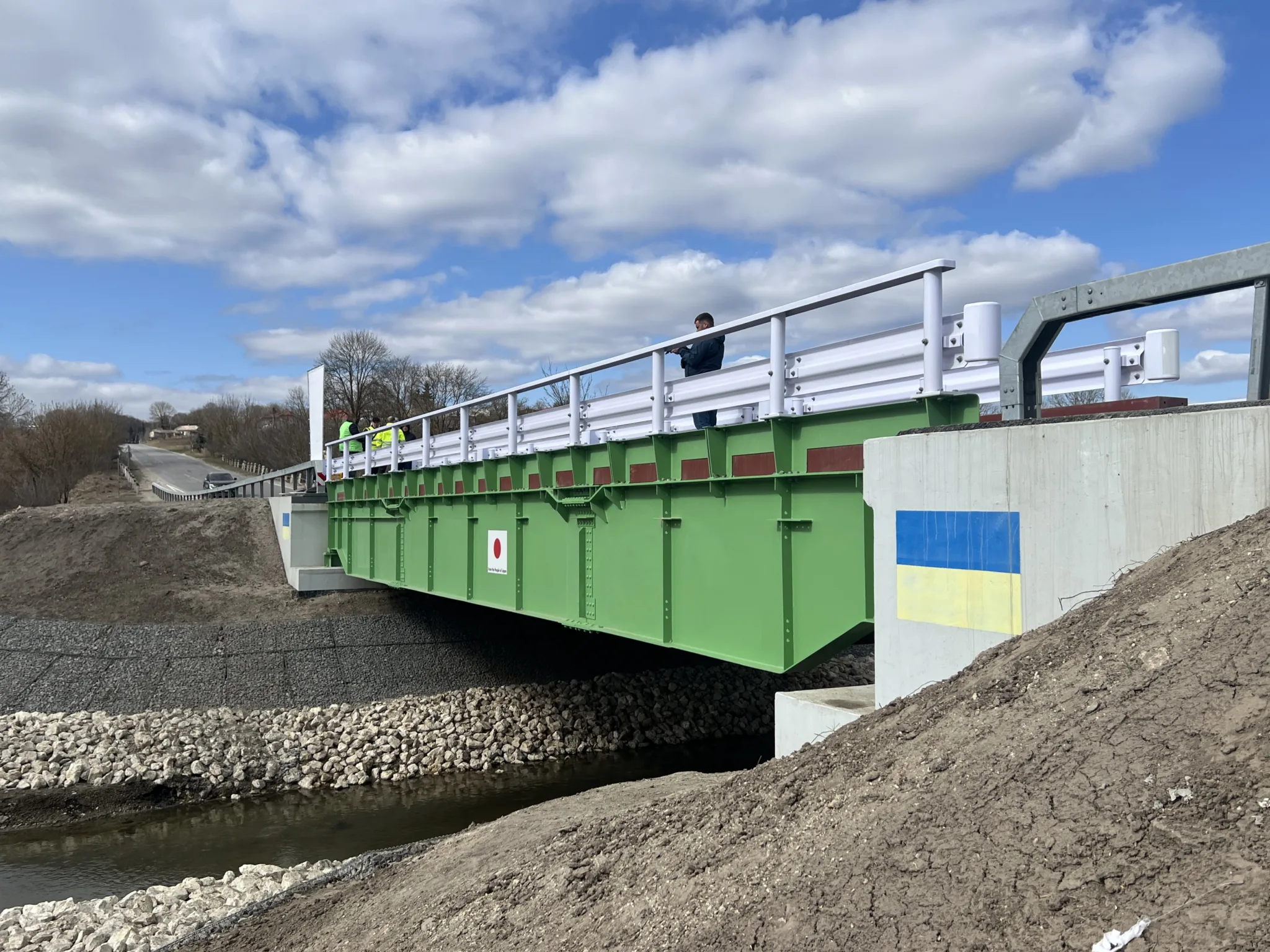 селі Чернихівці на дорозі Р-43