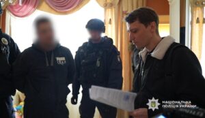 Затримано банду, яка продавала військовим неіснуючі авто