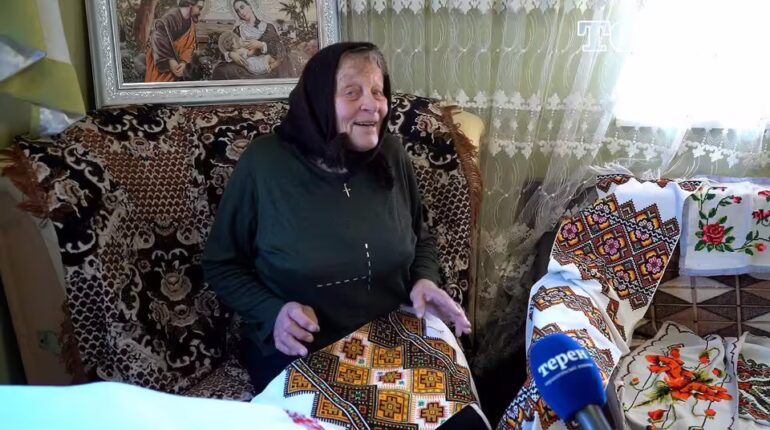 82-річна майстриня з Тернопільщини вишиває долю