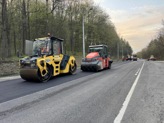 Масштабні дорожні роботи на Тернопільщині: де саме ремонтують траси М-09, М-19 та М-30