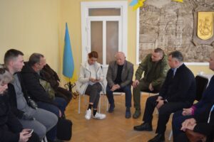 Візит Наталії Калмикової до Збаража: реабілітація ветеранів та зустріч у ЦНАПі