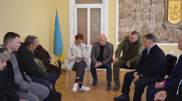 Візит Наталії Калмикової до Збаража: реабілітація ветеранів та зустріч у ЦНАПі