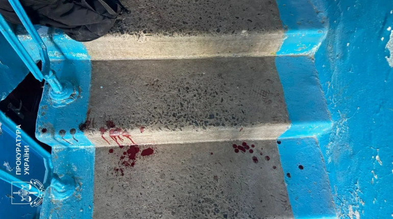 Кривава суперечка на Новому Світі: у Тернополі школярка вдарила однокласницю ножем