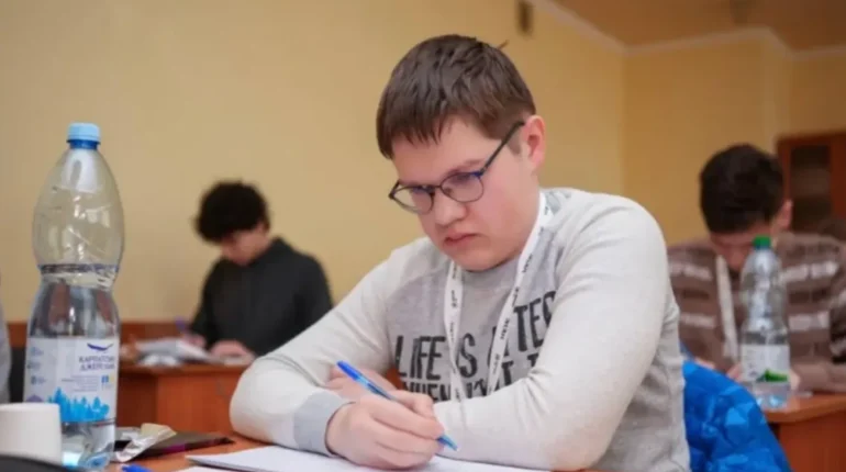 Тріумф тернопільських школярів на Всеукраїнській олімпіаді з географії: Максим Побер серед найкращих