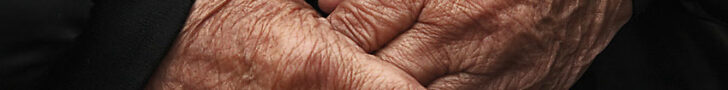 Як 40-річний син став тираном для матері-пенсіонерки
