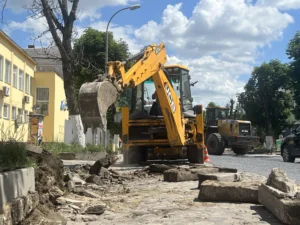 100-річну бруківку демонтують: у Теребовлі стартувала реконструкція мосту на М-19