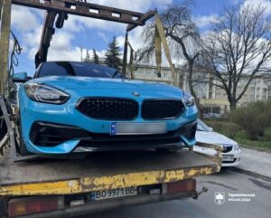 У Тернополі за місяць евакуювали майже 60 неправильно припаркованих авто