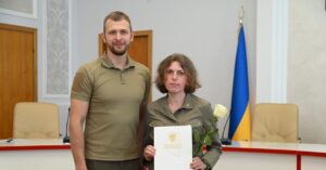 Богдан Бутковський нагородив провідних медійників краю до Дня журналіста