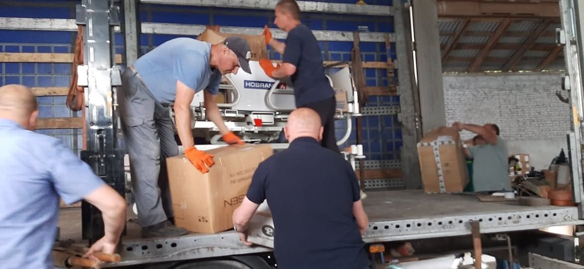 До Збаража прибула чергова фура гуманітарної допомоги з Бельгії