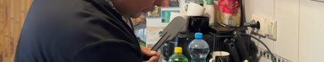 «Валь-паль, і готово!»: отець Олексій Філюк поділився супершвидким рецептом шарлотки