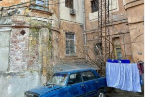 Конфлікт через автомобільні шини переріс у створення лавандового раю