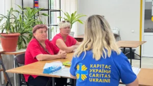 Від продуктових наборів до мікрогрантів: благодійний фонд «Карітас Тернопіль» запустив масштабну програму підтримки ВПО