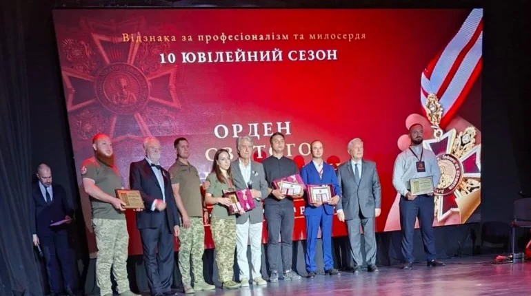 Рятує життя на передовій: бойовий медик із Кременця Роман Срібний здобув «Орден Святого Пантелеймона»