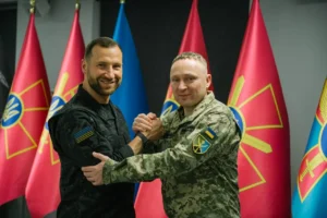 Далекобійні удари, роботизація та перенесення війни на територію РФ: військове керівництво визначило стратегію
