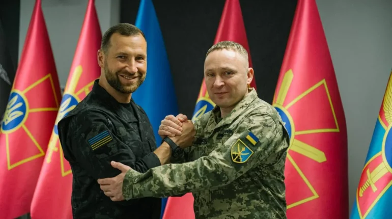 Далекобійні удари, роботизація та перенесення війни на територію РФ: військове керівництво визначило стратегію