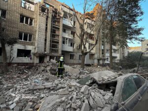 Масована атака на сусідній Львів: 8 людей травмовано, пошкоджено житлові будинки