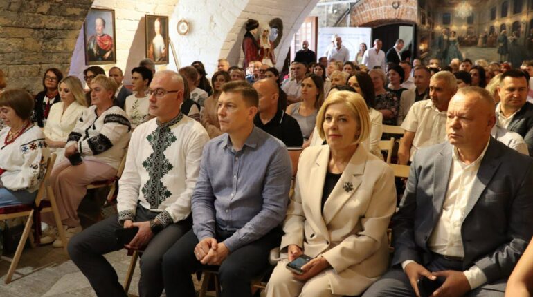 У Бережанському замку вшанували медиків Тернопільщини
