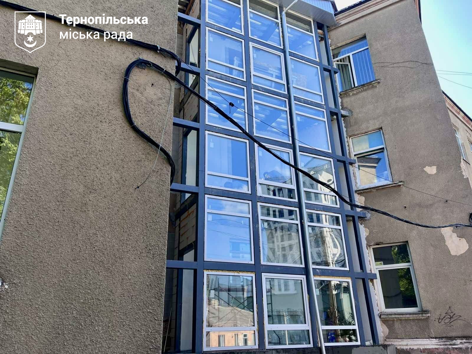 У поліклініці на Острозького встановлять новий ліфт