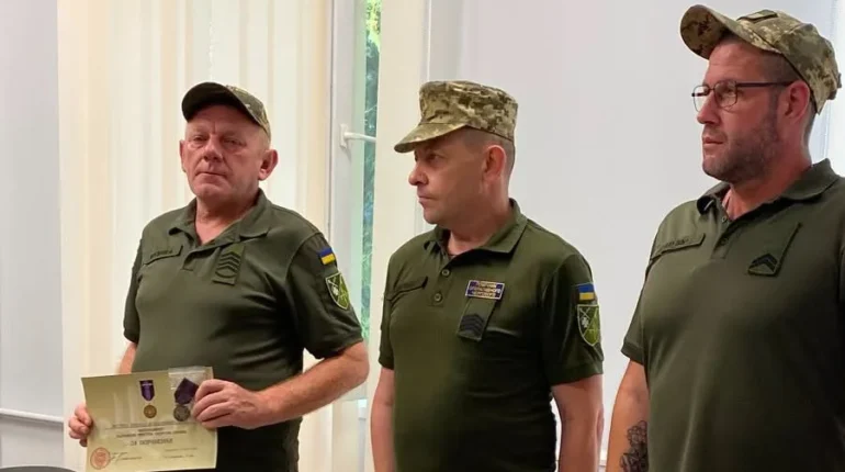 У Тернопільському обласному ТЦК та СП нагородили трьох військовослужбовців