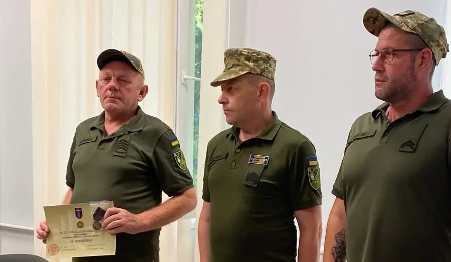 У Тернопільському обласному ТЦК та СП нагородили трьох військовослужбовців