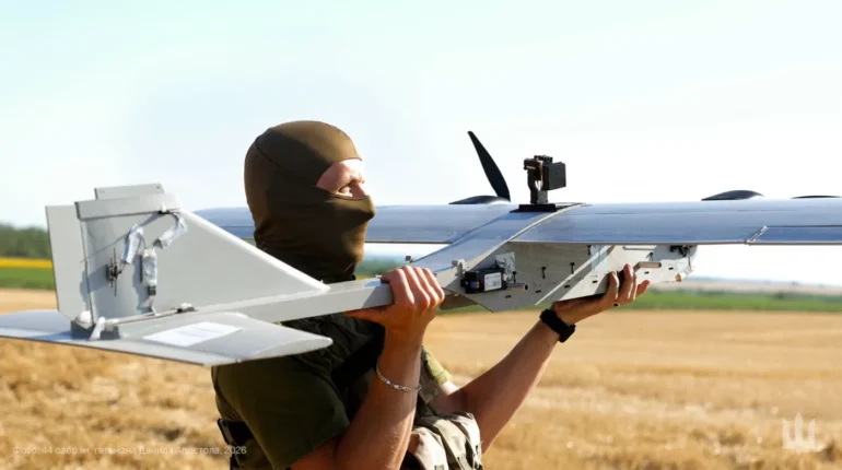 У Тернопільській 44-й артилерійській бригаді показали процес підготовки ударних БпЛА до бойових вильотів
