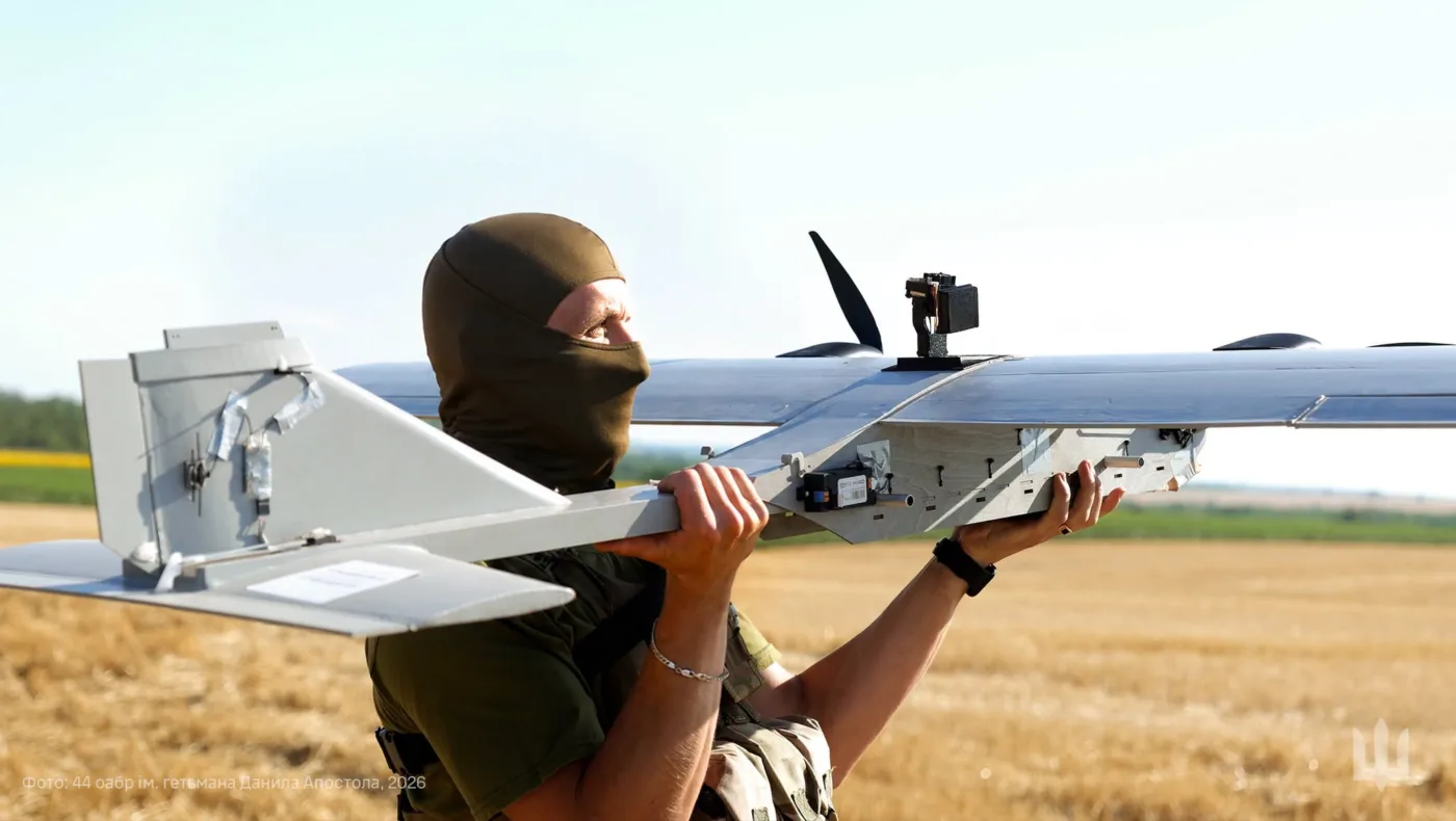 У Тернопільській 44-й артилерійській бригаді показали процес підготовки ударних БпЛА до бойових вильотів
