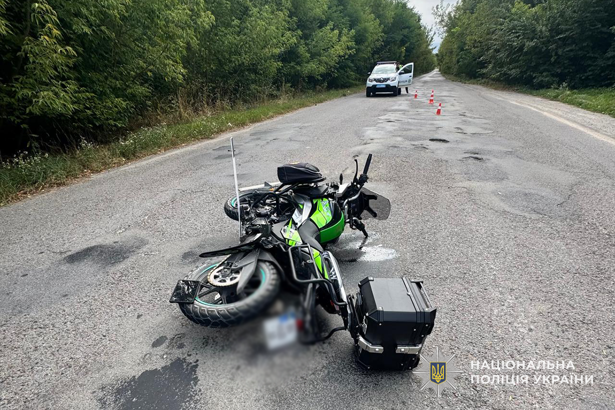 ДТП на Тернопільщині: травмовані мотоцикліст та пішохід
