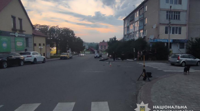 ДТП у Ланівцях: авто зіткнулося з мотоциклом