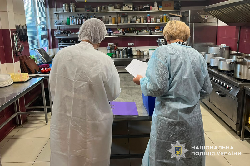 Масове отруєння на Тернопільщині: поліція відкрила справу