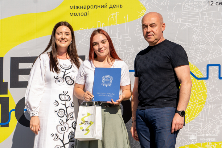 Сергій Надал нагородив активну молодь Тернополя