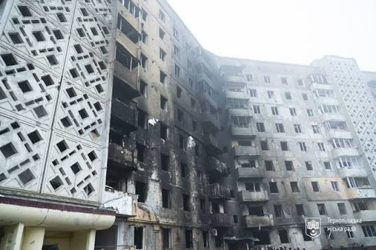 У Тернополі відновлять будинок після ракетного удару