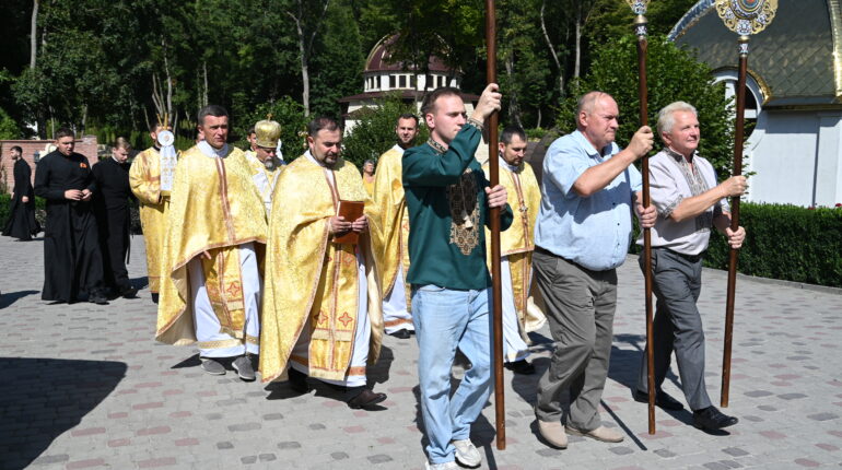 У Зарваниці відбулася перша проща самоврядування