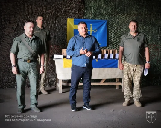 Підсилення для передової: Тарас Пастух відвідав 105 бригаду ТрО з нагородами та комплексом РЕБ