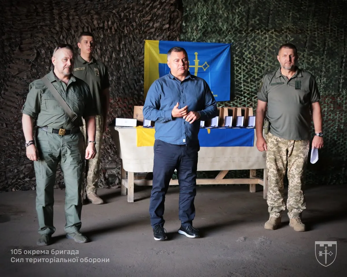 Підсилення для передової: Тарас Пастух відвідав 105 бригаду ТрО з нагородами та комплексом РЕБ
