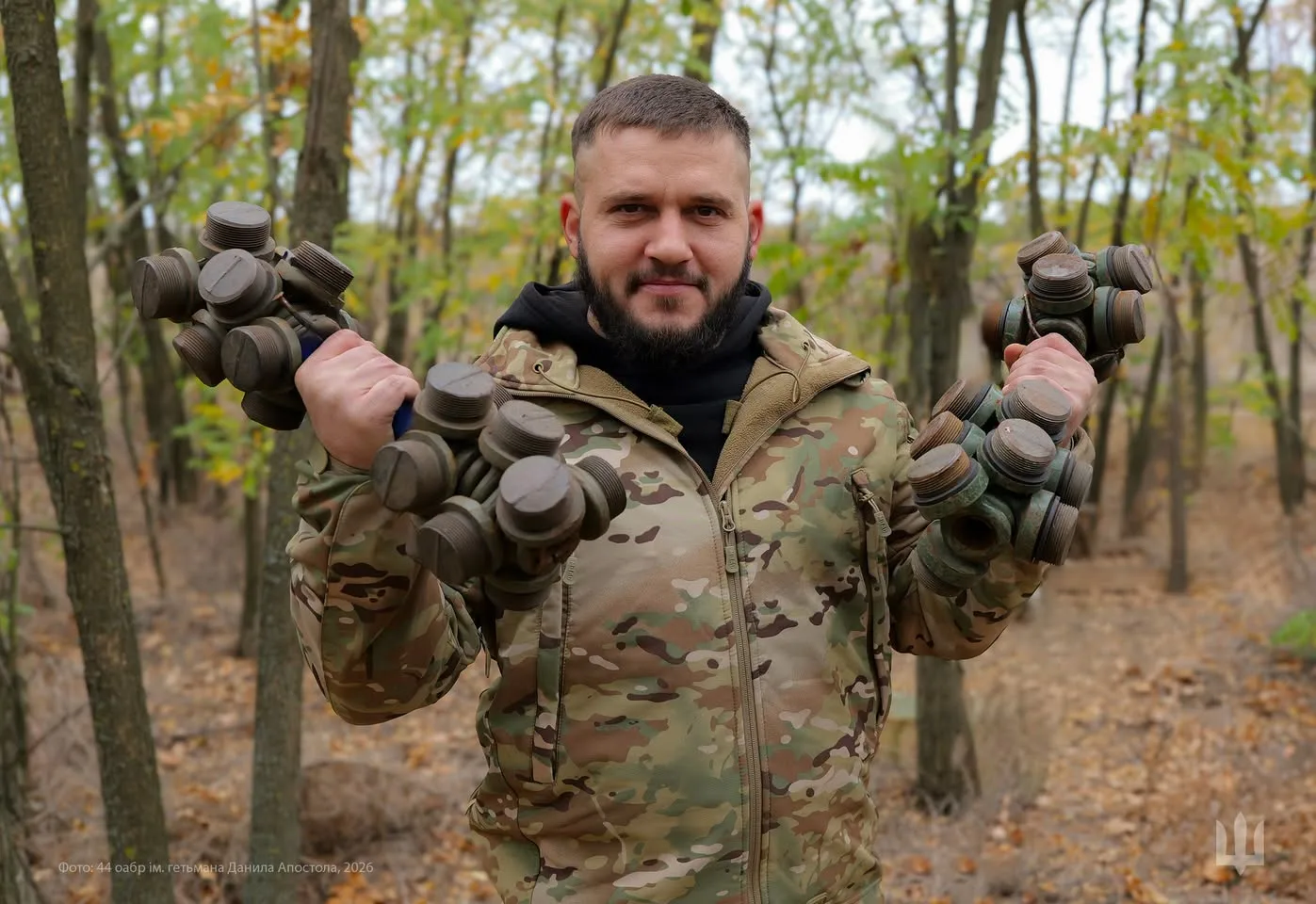 Сила, витривалість та антистрес: як бійці тернопільської 44 артбригади тренуються на передовій