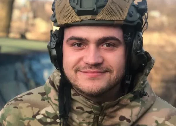 У тернопільській бригаді НГУ військовий барбер безкоштовно стриже побратимів