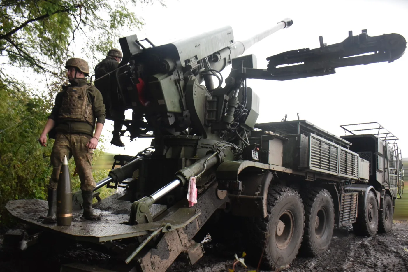 «Богдана» працює попри дощ і багнюку: Військовий журналіст з Тернополя показав бойову роботу на Сумщині