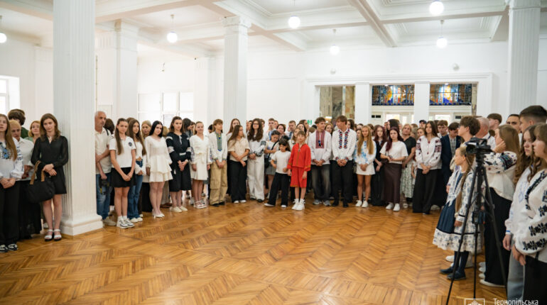 Сертифікати на стипендії отримали 102 обдаровані учні та студенти Тернопільської громади