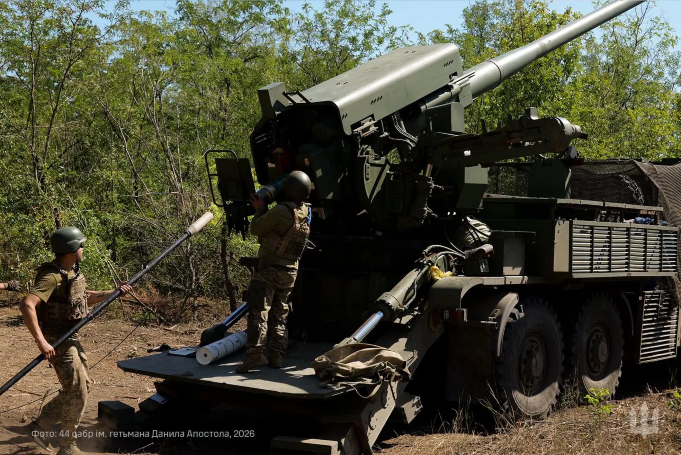 Лічені секунди до пострілу: воїни 44-ї артилерійської бригади розповіли про роботу на САУ «Богдана»