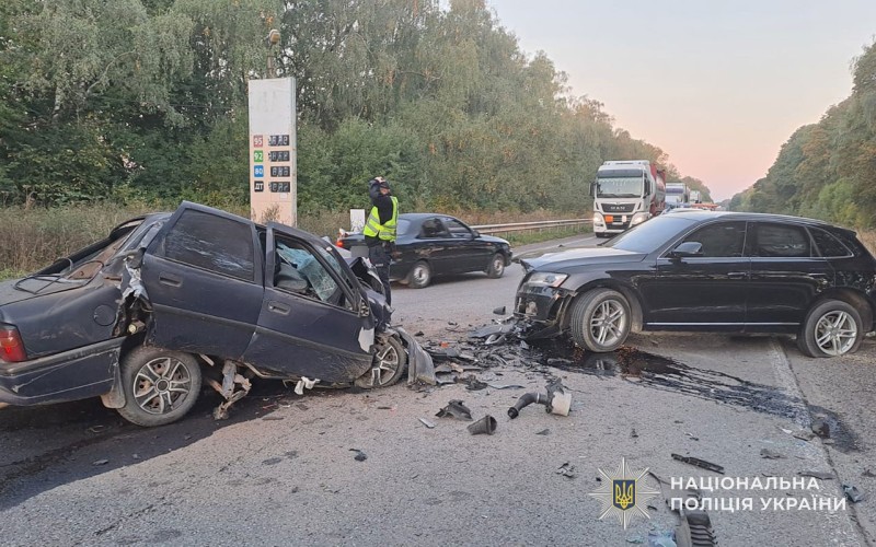 ДТП на Тернопільщині: зіткнення двох авто біля Озерної