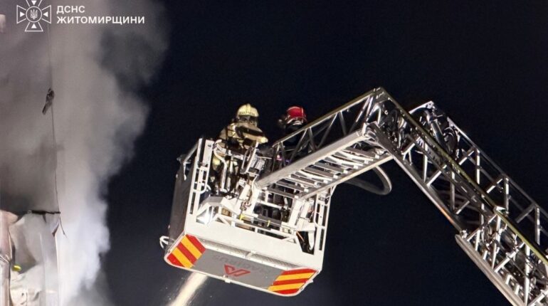 На Житомирщині ліквідували пожежу після атаки ворога