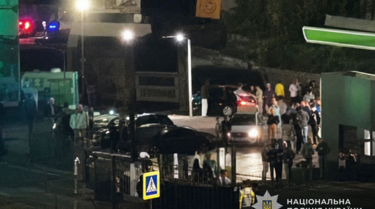 Нічні гуляння на АЗС у Тернополі: поліція вжила заходів