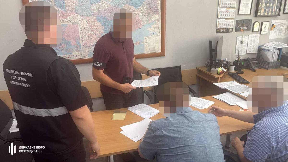 Посадовця СБУ підозрюють у незаконному зберіганні боєприпасів