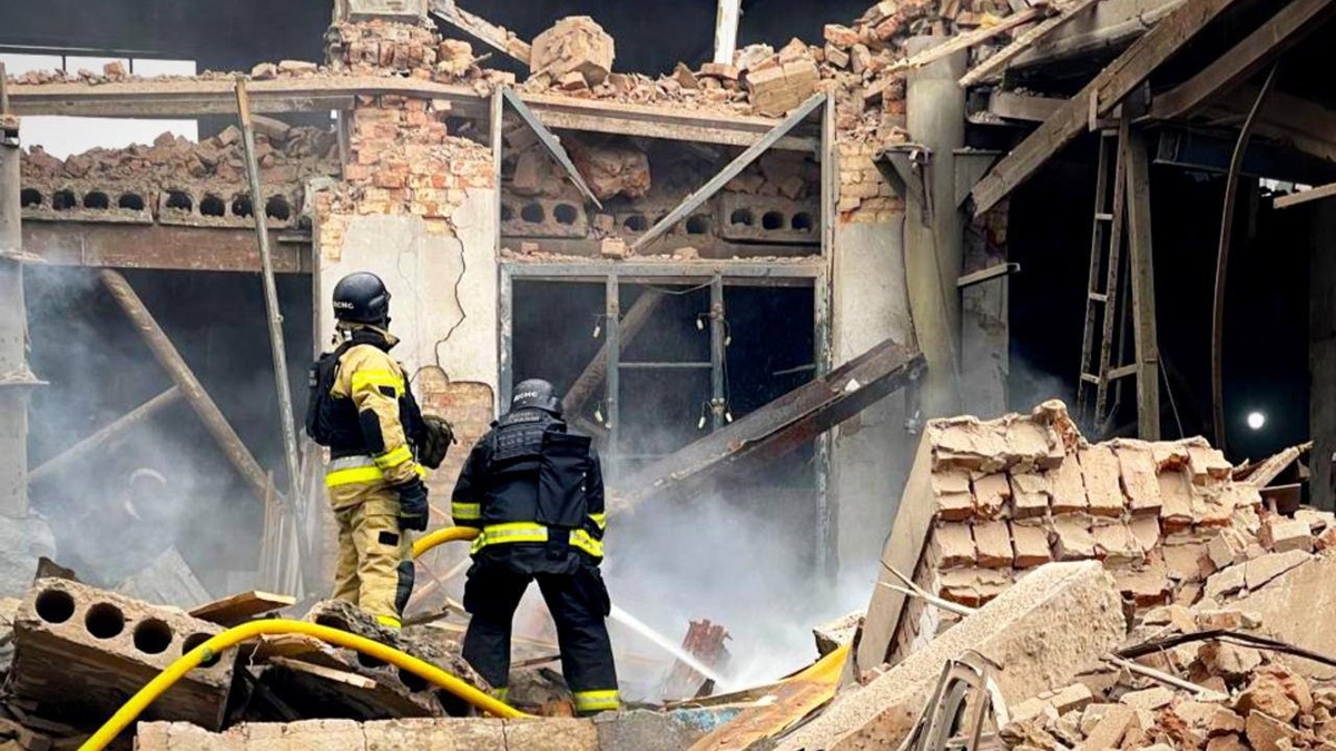 Пожежа в Прилуках після удару РФ ліквідована
