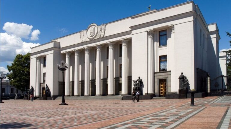 Верховна Рада продовжує роботу без перерви