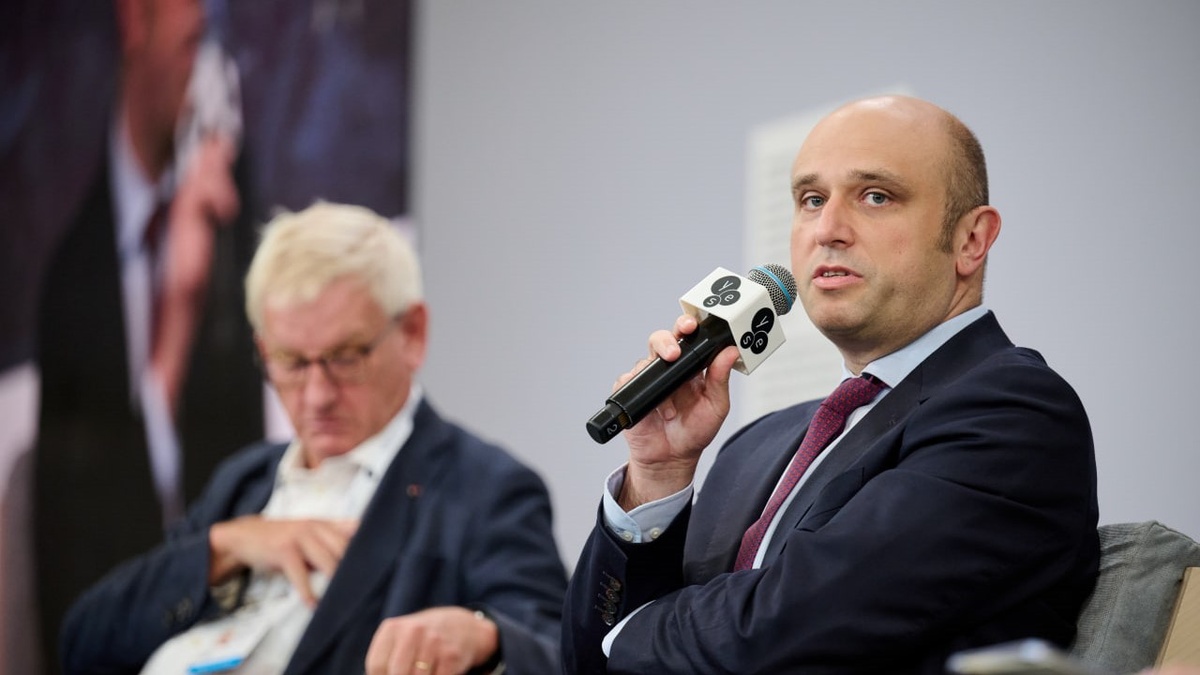 Як обстріли та блокада портів впливають на ВВП України